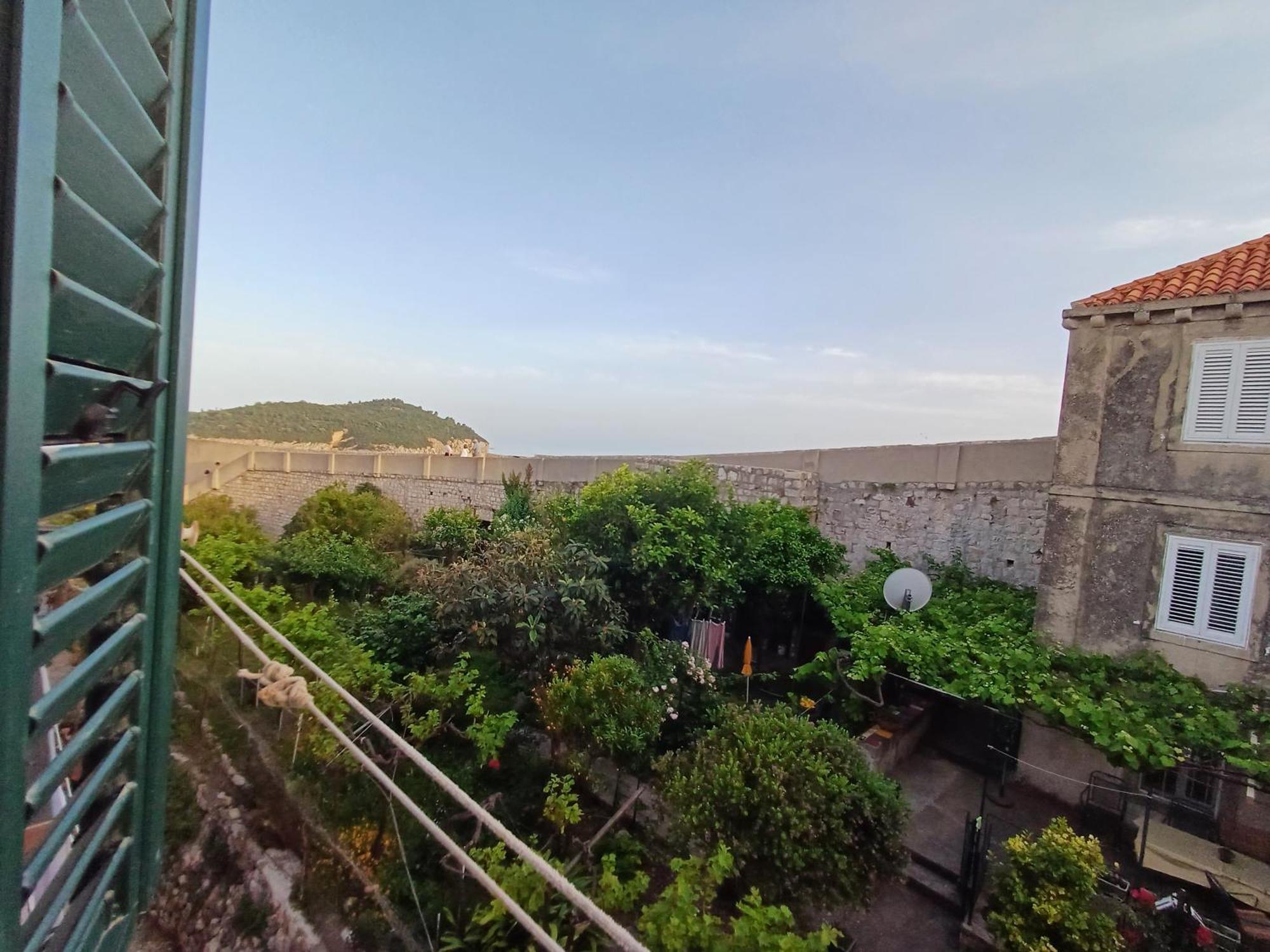 City Walls Hostel Dubrovnik Exterior photo